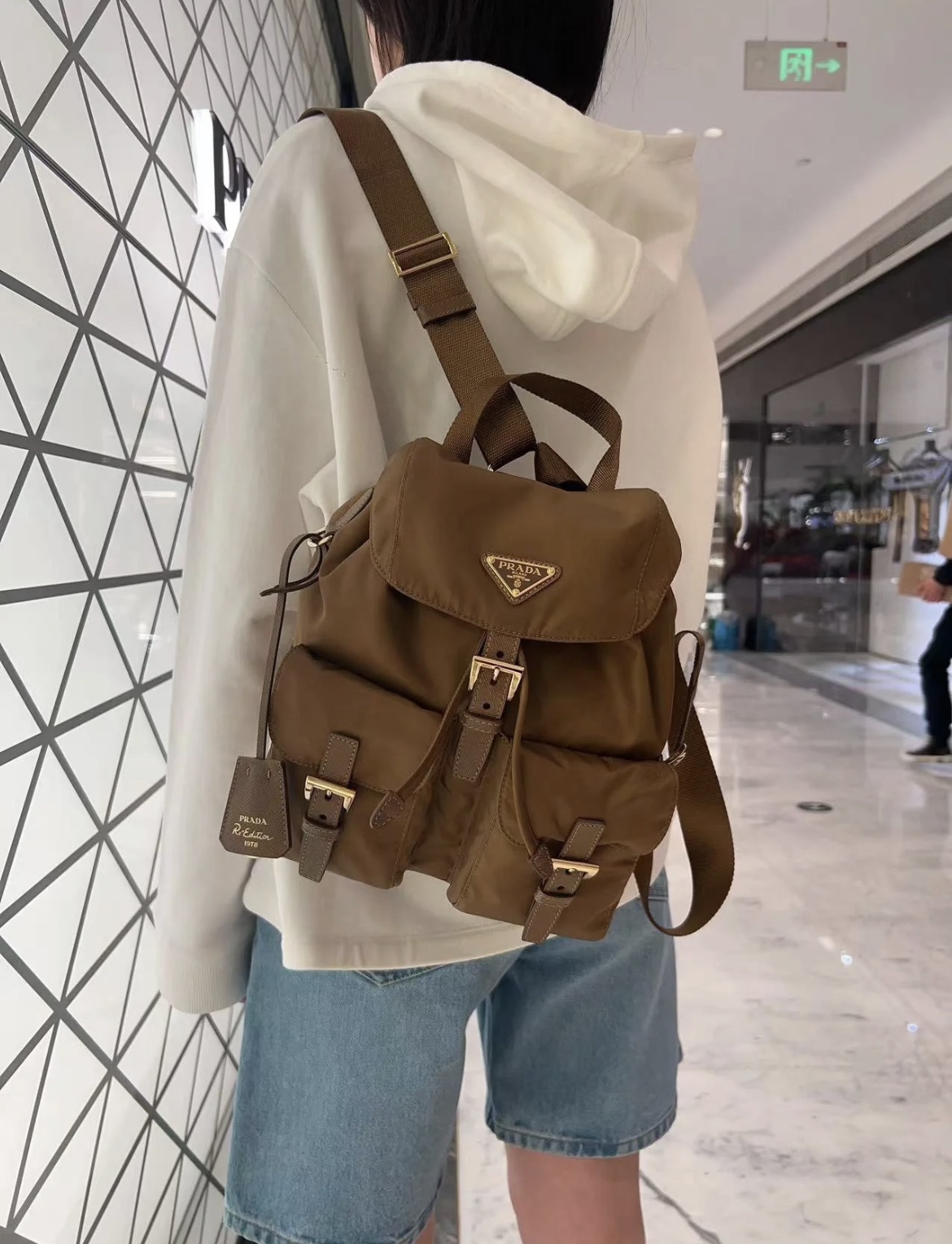 Prada Everyone praises me on my back