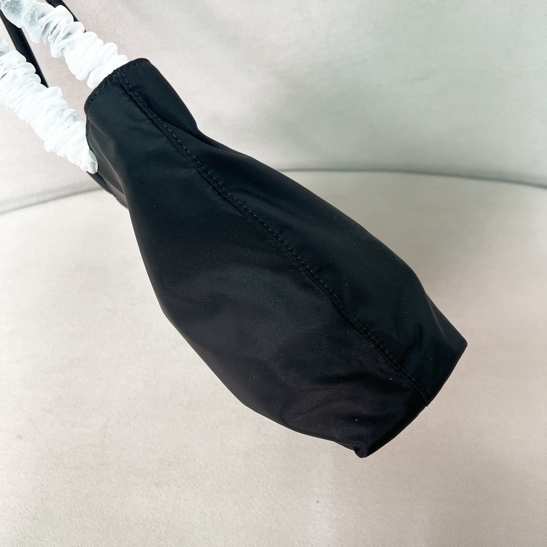 Trumpet! 25 new products prada first purchase new tote bag