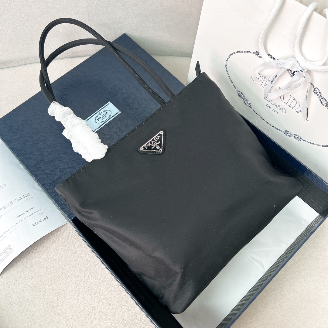 Trumpet! 25 new products prada first purchase new tote bag
