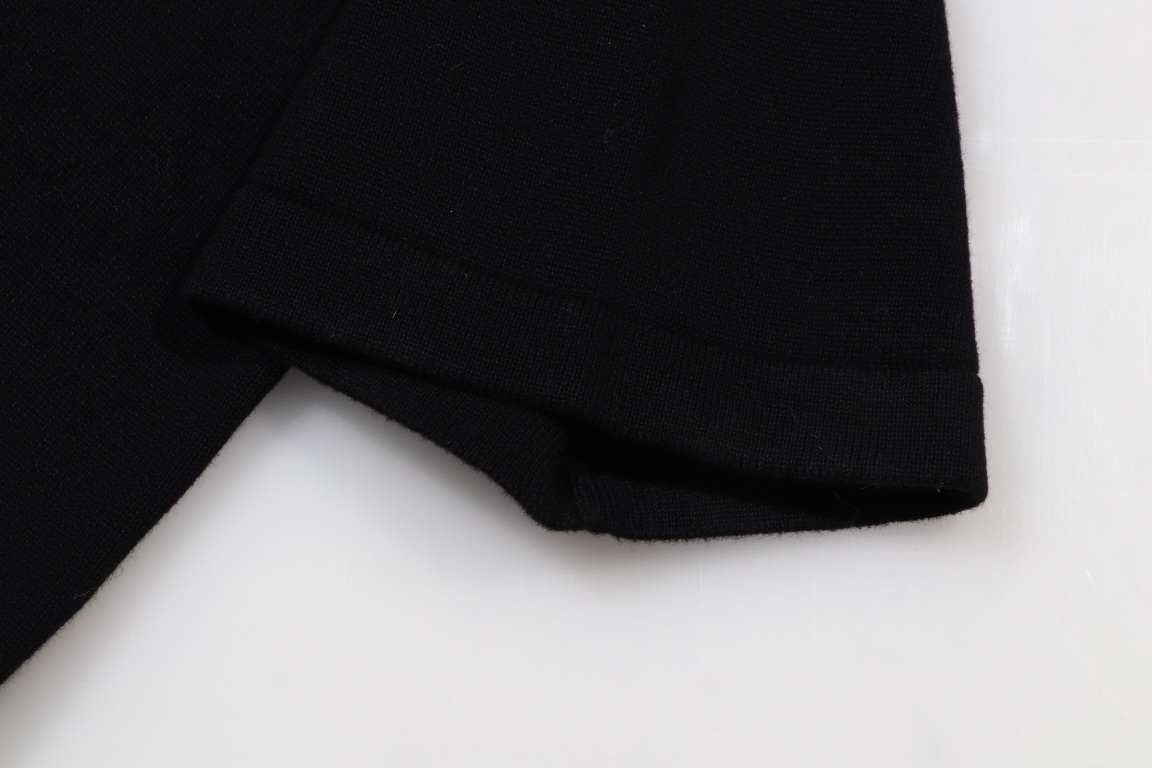 Louis Vuitton Heart-Shaped Flower Knit T-Shirt in Black and White, Sizes XS-L - 图片 5