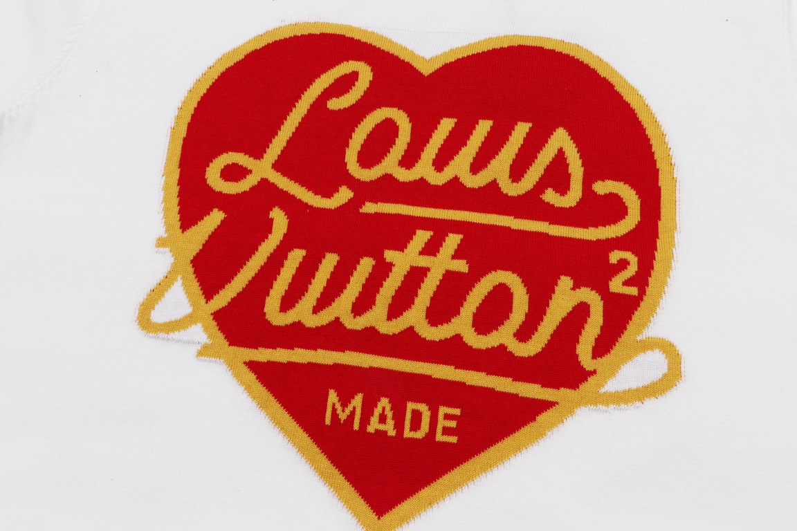 Louis Vuitton Heart-Shaped Crocheted T-Shirt in Black and White – Details and Sizes - 图片 3