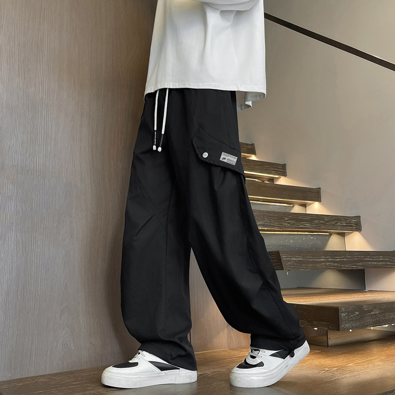 马大大上新💰130
Nike耐克专柜同步高品质潮牌情侣卫裤，男士休闲裤，直筒裤长裤！运动裤！
这个颜色真的太就行！今年真的的是高级灰横行的一年！小姐姐小哥哥想要提亮肤色必须要选择这一款卫裤！真的是百搭高级！怎么穿都是那么的好看！采用新疆棉纯棉面料！不，垂坠感强十分富有质感！不起球不掉色真正的品质好货！无需思考直接入手！
颜色：黑色 灰色  卡其色
尺码:M-4Xl