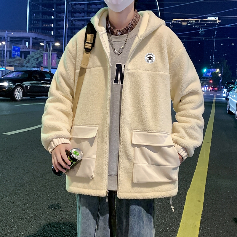 上新💰165
 Converse/匡威 ③色双面百搭撞色连帽羊羔毛外套  今年受众面最广的外套 小清新③色色调 真的太耐看了 强烈推荐  撞色拼接设计 超级好看 上身效果非常有型 搭配任意上衣和裤型都很好看 男生女生都可以无压力上身 冬天必备神器
颜色:黑色 米白色 深灰色
尺码:M-5XL
     