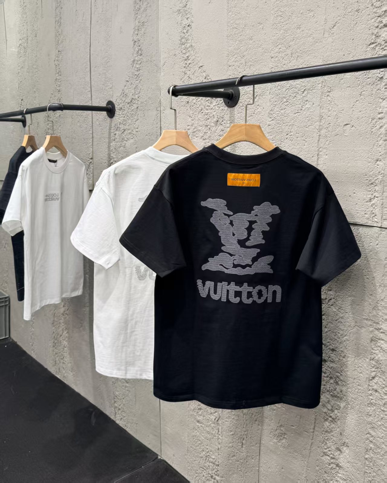 Louis Vuitton T-Shirt 04012