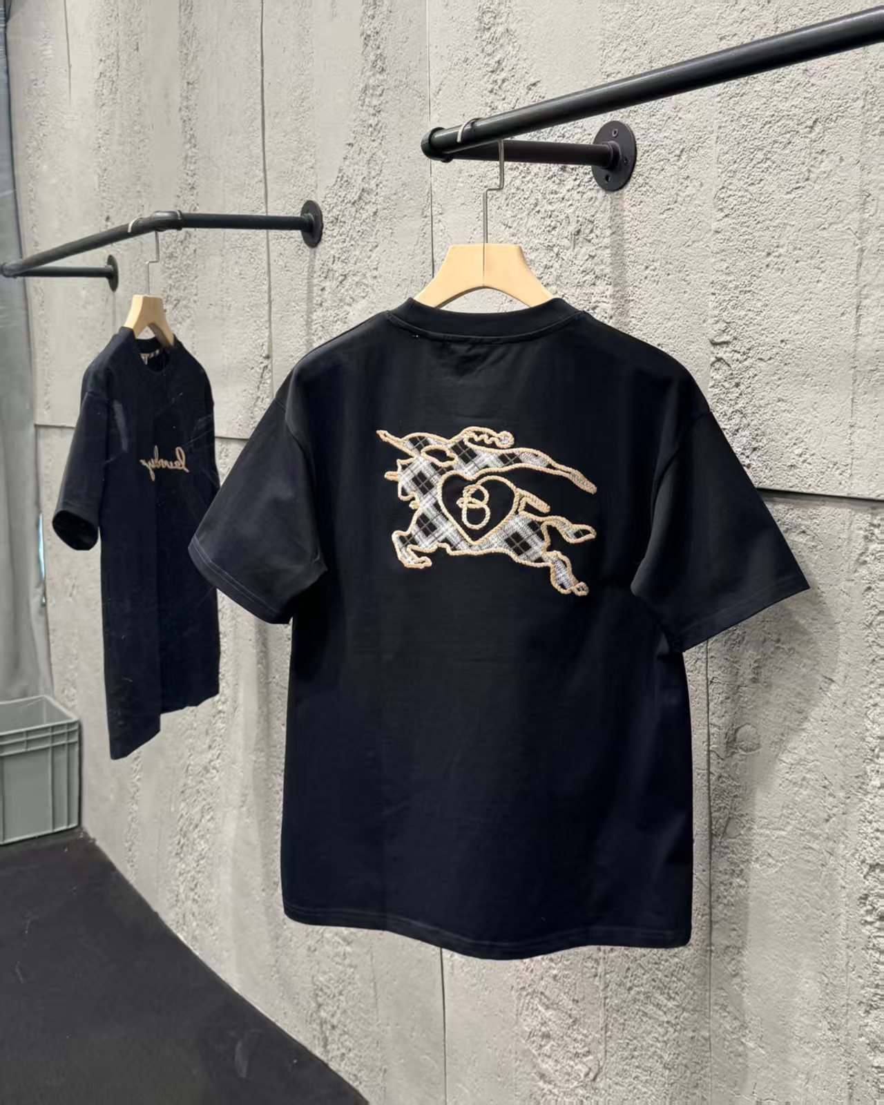 Alternative view of Burberry T-Shirt 04005