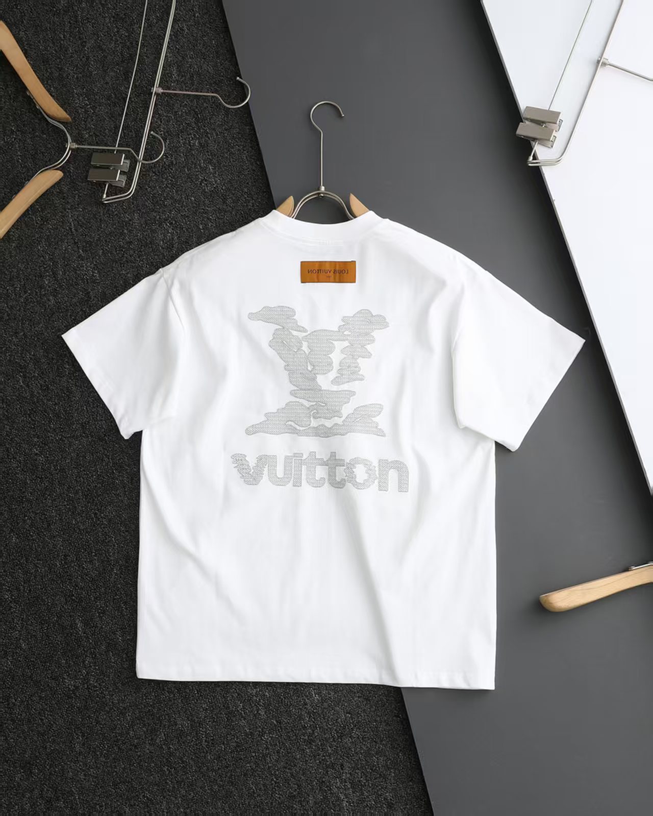 Alternative view of Louis Vuitton T-Shirt 04009