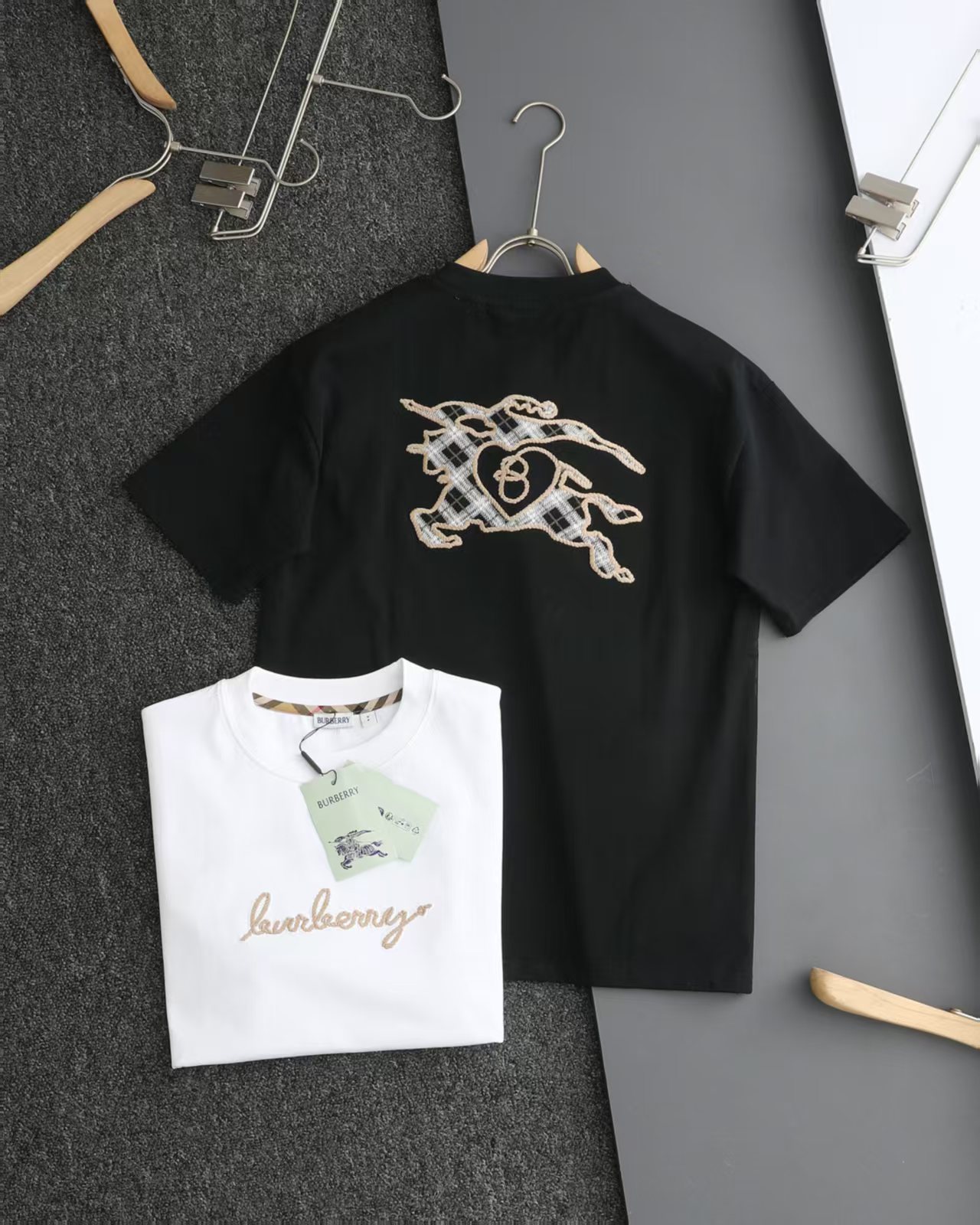 Alternative view of Burberry T-Shirt 04004