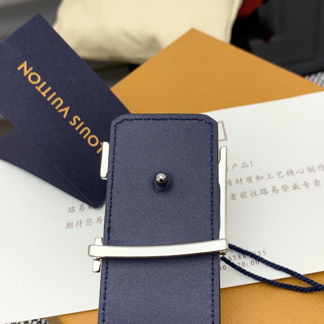  上新～🤩驴家法国🇫🇷原厂皮料 压花 搭配意大利🇮🇹进口原厂小牛皮底 尺寸4.0cm 精品五金进口炉内五