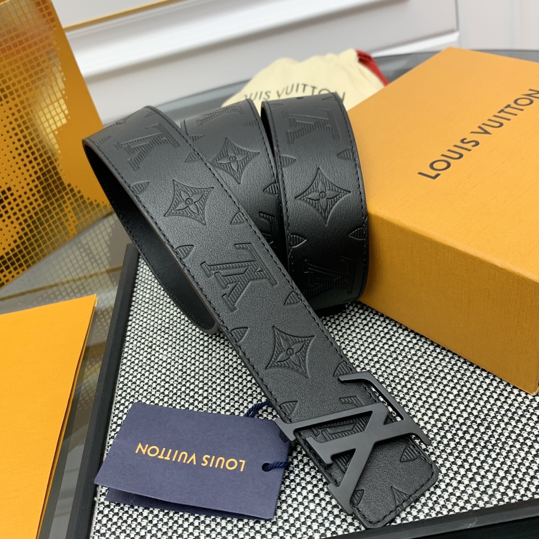  上新～🤩驴家法国🇫🇷原厂皮料 压花 搭配意大利🇮🇹进口原厂小牛皮底 尺寸4.0cm 精品五金进口炉内五