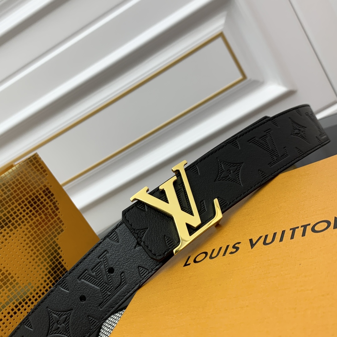  上新～🤩驴家法国🇫🇷原厂皮料 压花 搭配意大利🇮🇹进口原厂小牛皮底 尺寸4.0cm 精品五金进口炉内五