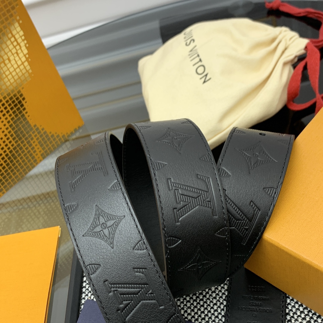  上新～🤩驴家法国🇫🇷原厂皮料 压花 搭配意大利🇮🇹进口原厂小牛皮底 尺寸4.0cm 精品五金进口炉内五
