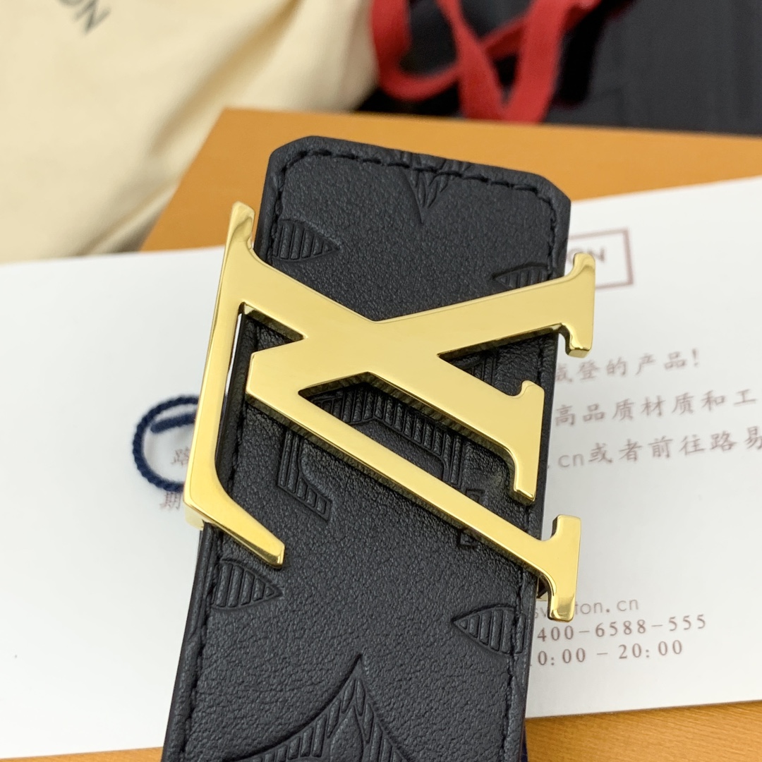  上新～🤩驴家法国🇫🇷原厂皮料 压花 搭配意大利🇮🇹进口原厂小牛皮底 尺寸4.0cm 精品五金进口炉内五