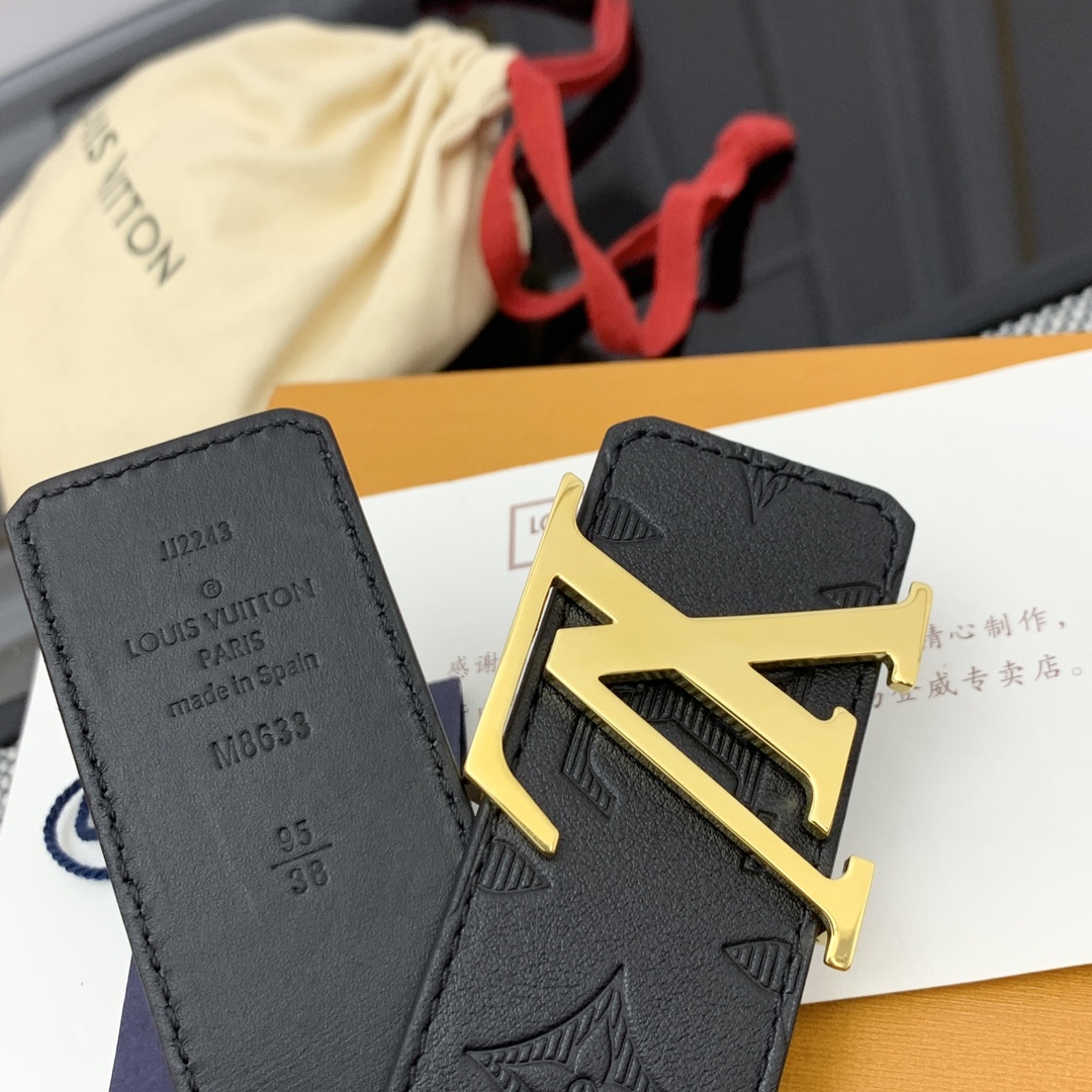  上新～🤩驴家法国🇫🇷原厂皮料 压花 搭配意大利🇮🇹进口原厂小牛皮底 尺寸4.0cm 精品五金进口炉内五