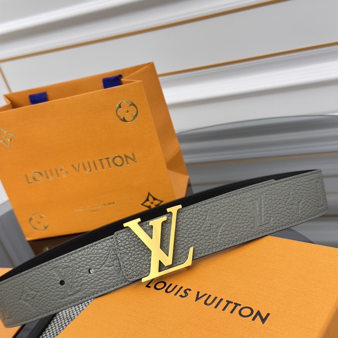 Louis Vuitton LV 双面腰带 荔枝压纹牛皮呈现在腰带之中 衬托柔软 小牛皮 搭配 的精品铜扣 让整体显得更加立体有层次感