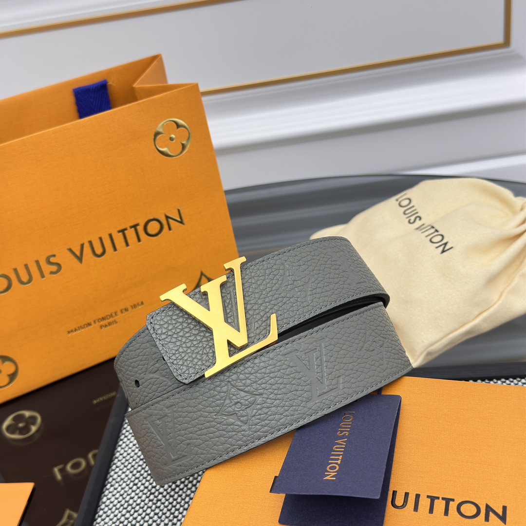 Louis Vuitton LV 双面腰带 荔枝压纹牛皮呈现在腰带之中 衬托柔软 小牛皮 搭配 的精品铜扣 让整体显得更加立体有层次感