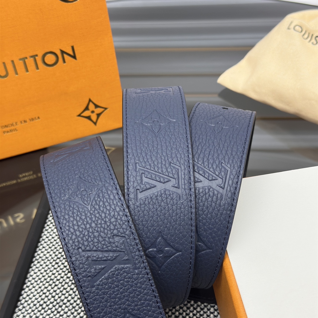 Louis Vuitton LV 双面腰带 荔枝压纹牛皮呈现在腰带之中 衬托柔软 小牛皮 搭配 的精品铜扣 让整体显得更加立体有层次感