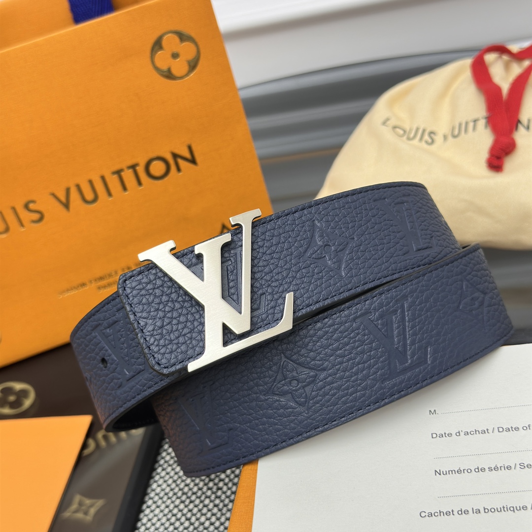 Louis Vuitton LV 双面腰带 荔枝压纹牛皮呈现在腰带之中 衬托柔软 小牛皮 搭配 的精品铜扣 让整体显得更加立体有层次感