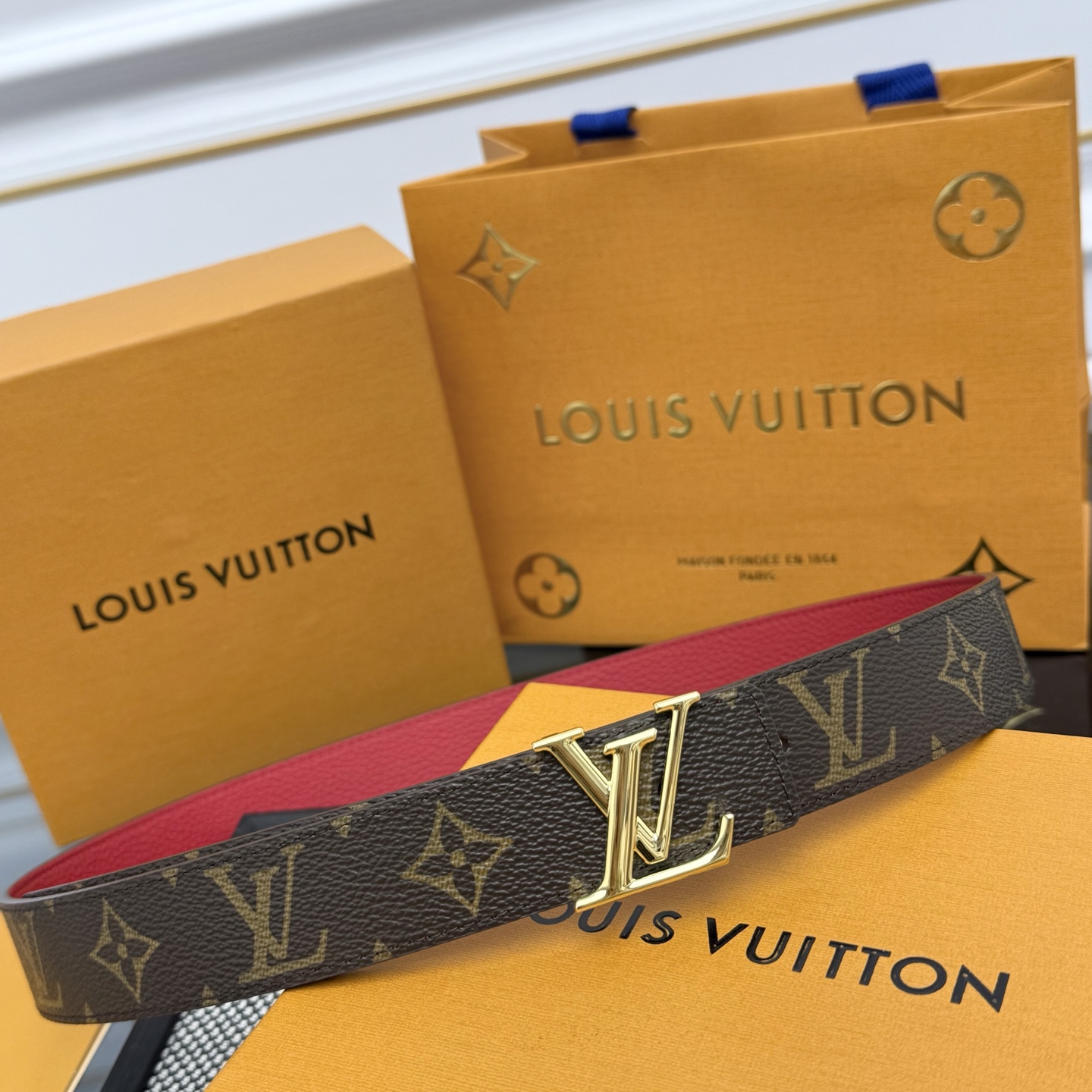 [LV Belts]LV 3.0 Double-sided belt achieves two styles in a classic manner:Mon