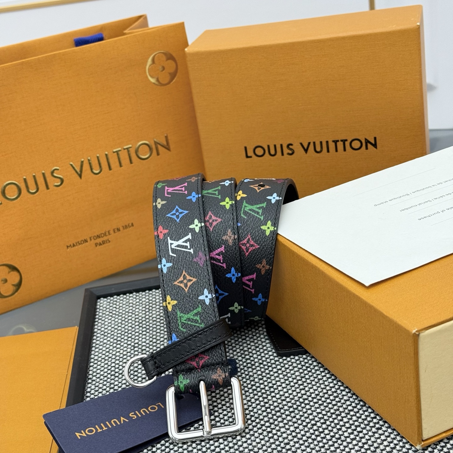 [LV Belts]LV Renewed interpretation of the classic Murakami Takashi three-colo
