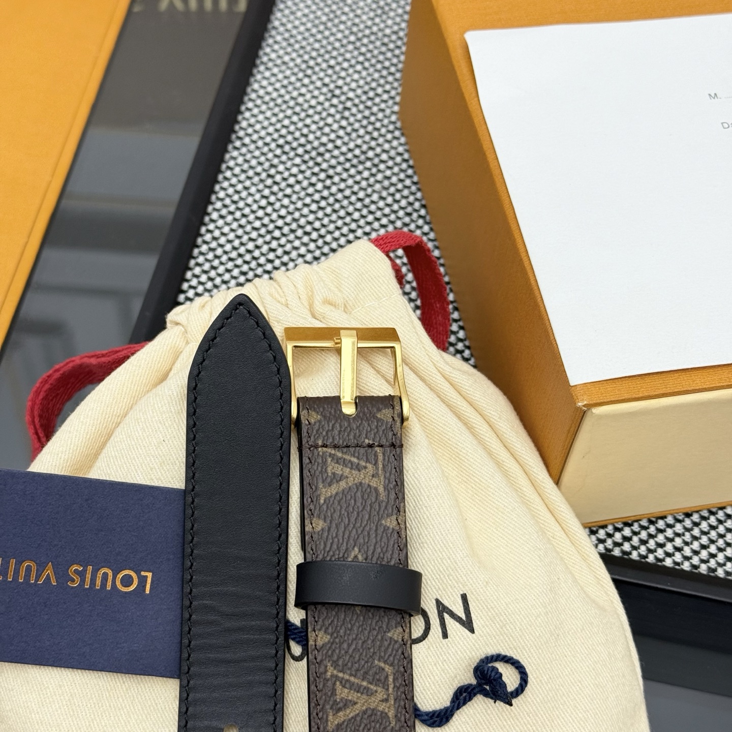 [LV Belts]The LVWestern Belt boldly captures the mysterious charm of the Weste