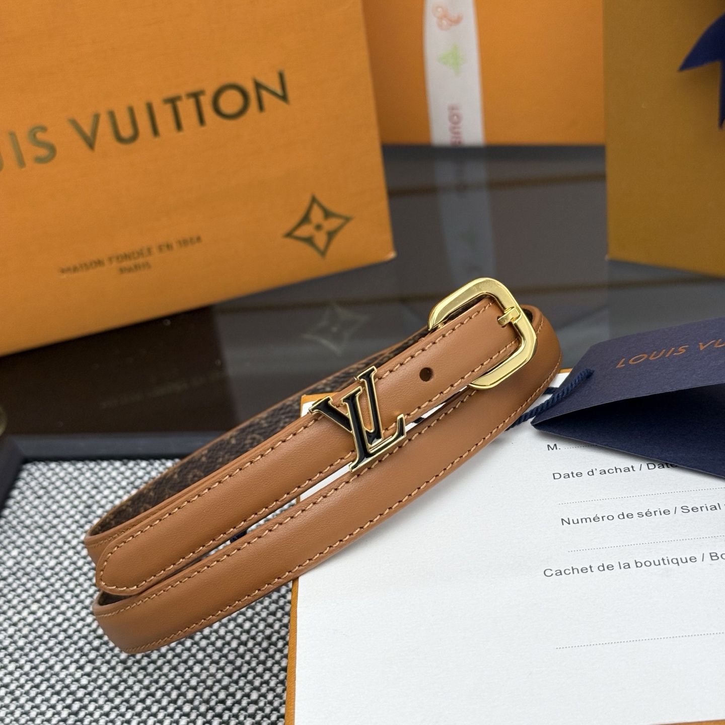 Louis Vuitton 1.5cm V Darling Belt: Smooth Leather & Monogram Canvas 2 i1754238529526 4246 0 0