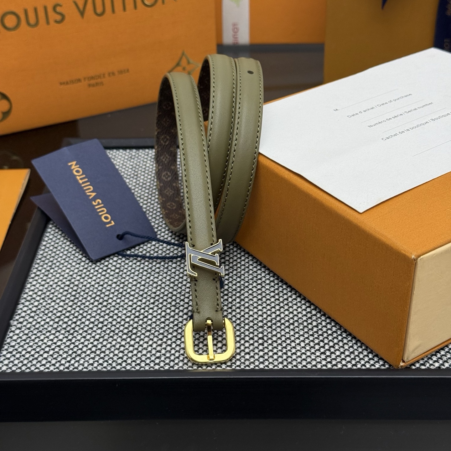 Louis Vuitton V Darling 1.5cm Women's Belt in Smooth Leather & Monogram Canvas 18 i1754238604433 538 0 1