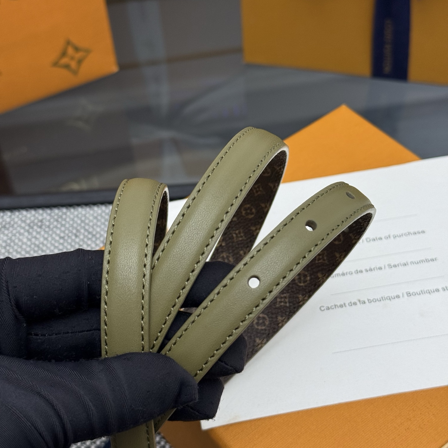 Louis Vuitton V Darling 1.5cm Women's Belt in Smooth Leather & Monogram Canvas 20 i1754238604479 2697 0 3