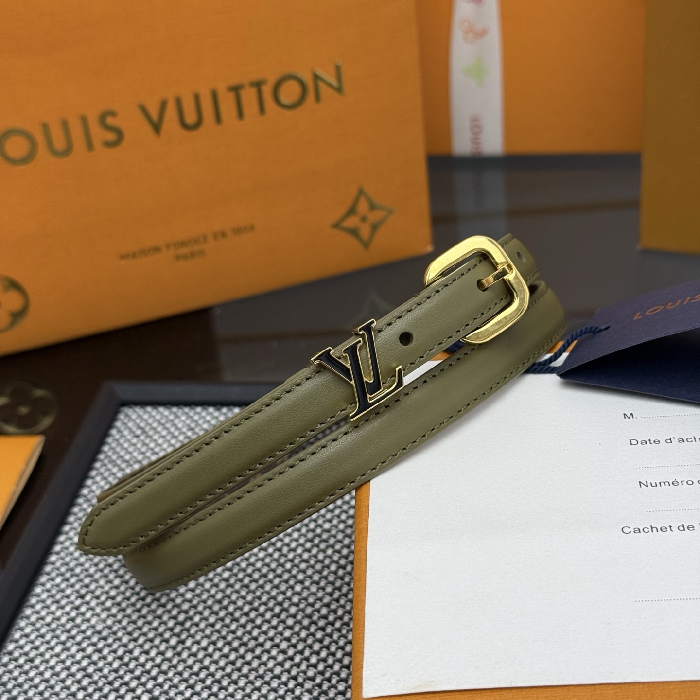 Louis Vuitton V Darling 1.5cm Women's Belt in Smooth Leather & Monogram Canvas 17 i1754238606080 8207 0 0
