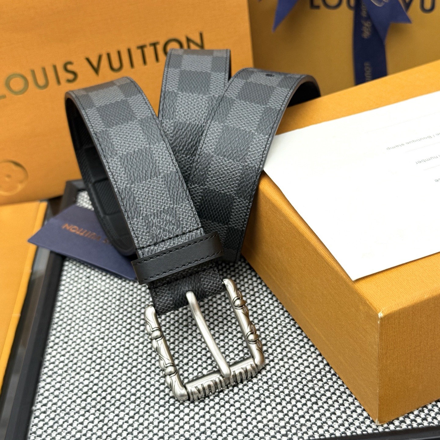 Louis Vuitton 代购级 LV Monogram Surplus 腰带以青春视角重释品牌传承