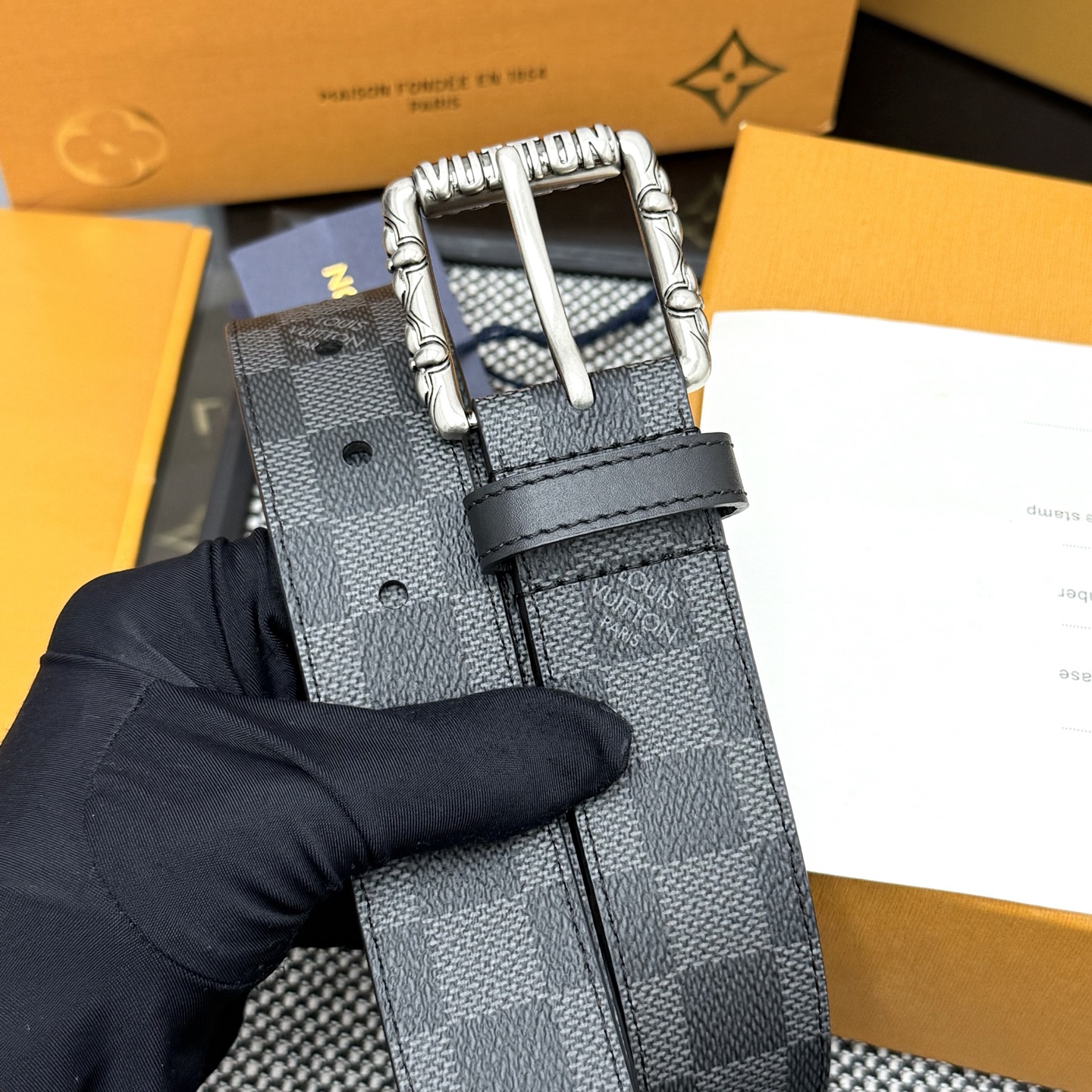 Louis Vuitton 代购级 LV Monogram Surplus 腰带以青春视角重释品牌传承