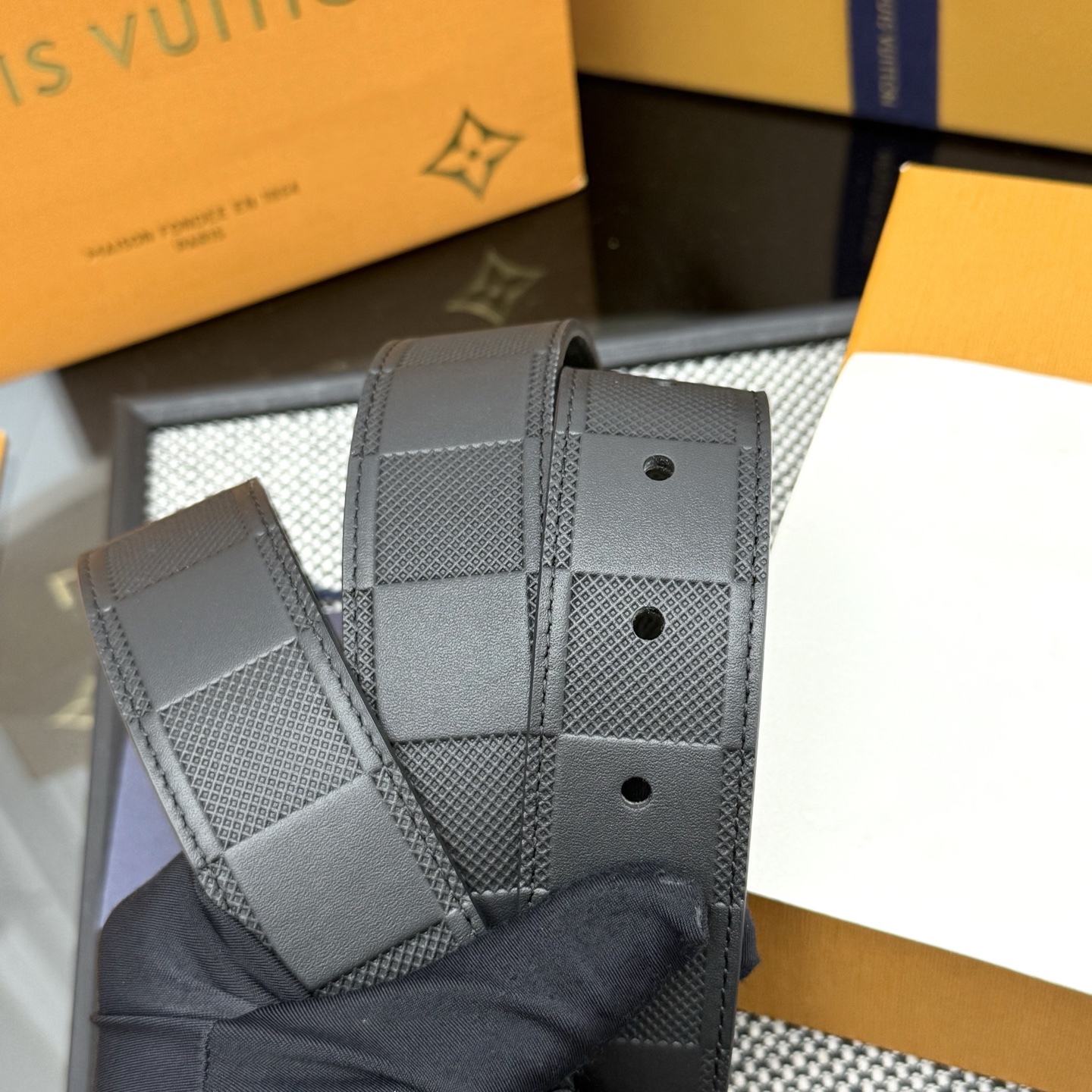 Louis Vuitton 代购级 LV Monogram Surplus 腰带以青春视角重释品牌传承