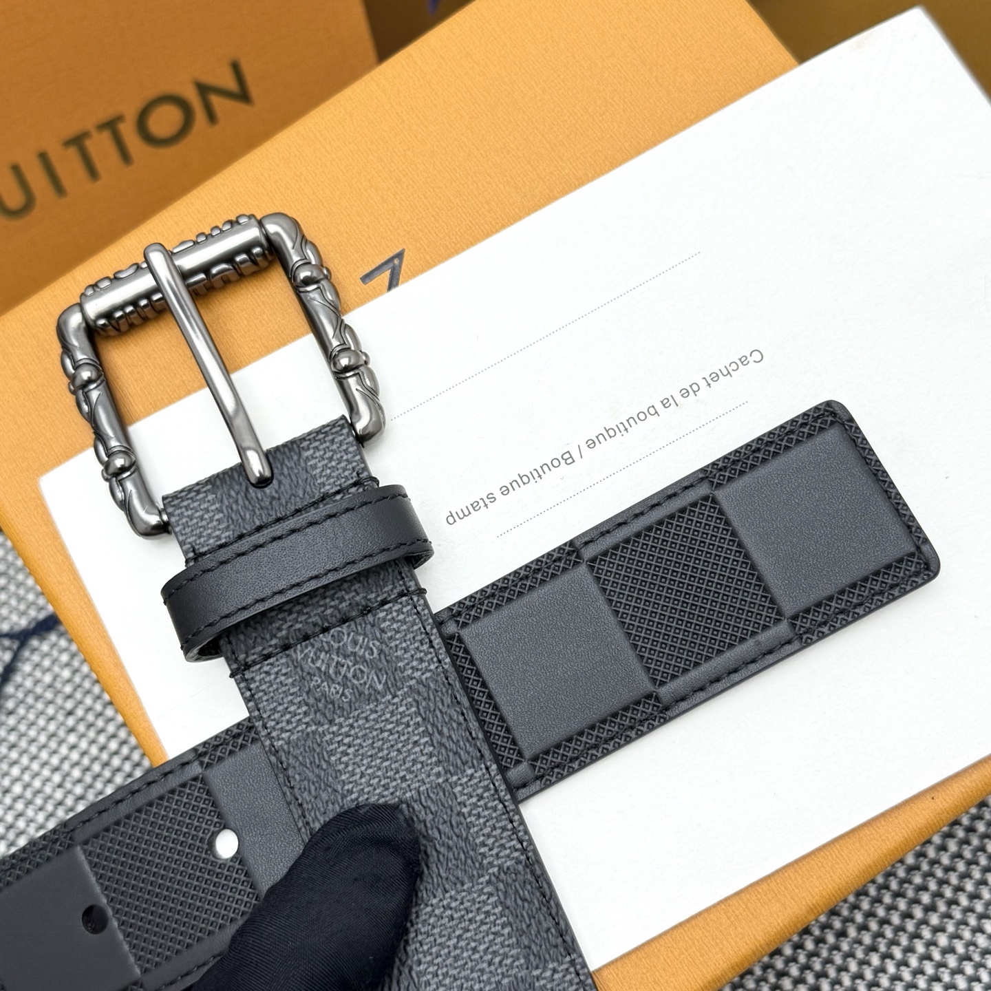 Louis Vuitton 代购级 LV Monogram Surplus 腰带以青春视角重释品牌传承