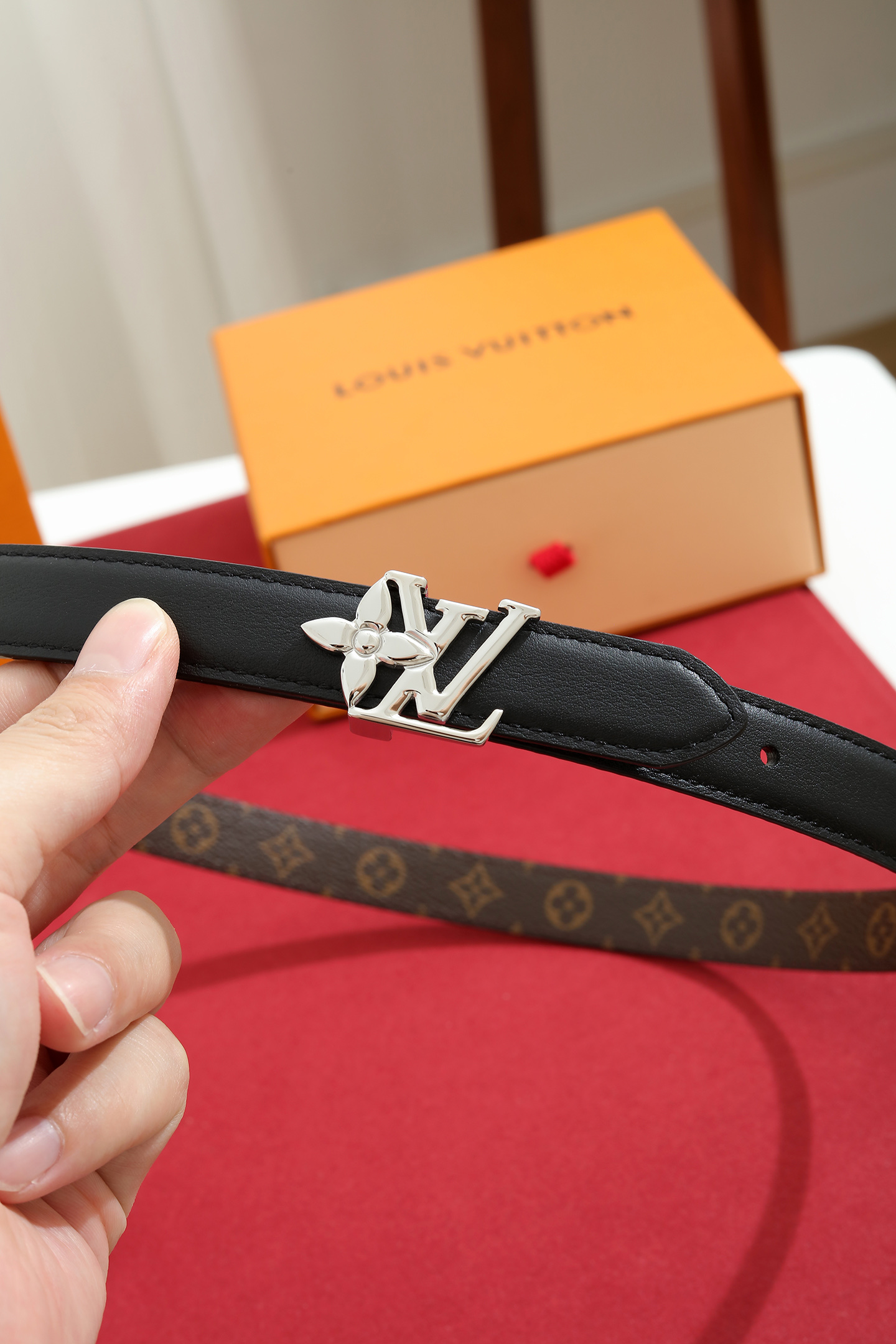 Louis Vuitton Women Thin Leather Belt Multi-Style 