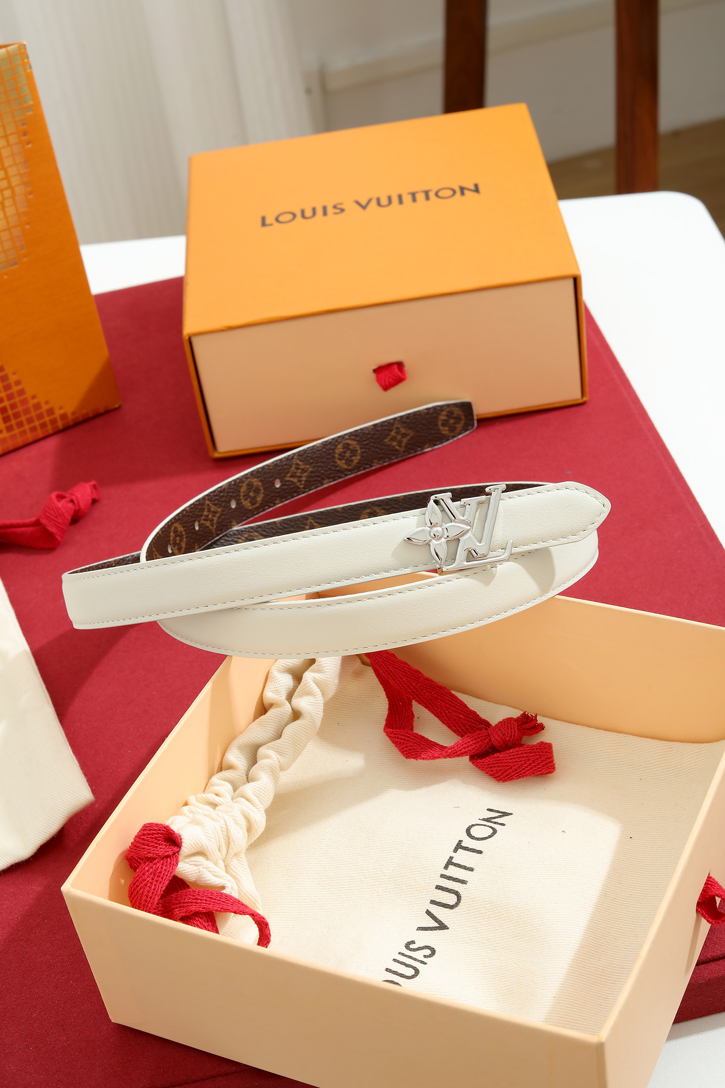 Louis Vuitton Women Thin Leather Belt Multi-Style 