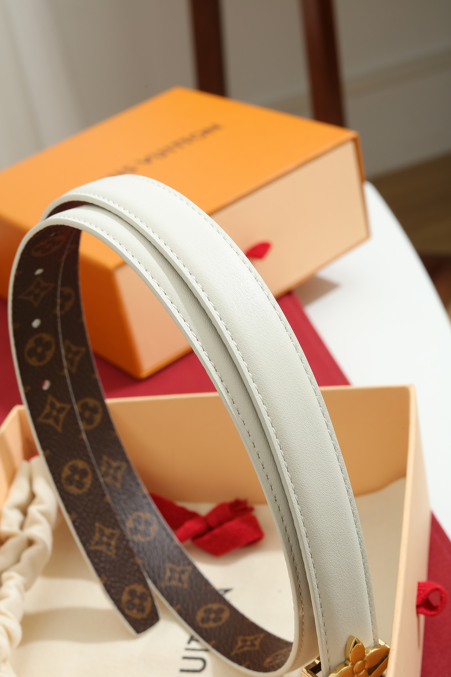 Louis Vuitton Women Thin Leather Belt Multi-Style 