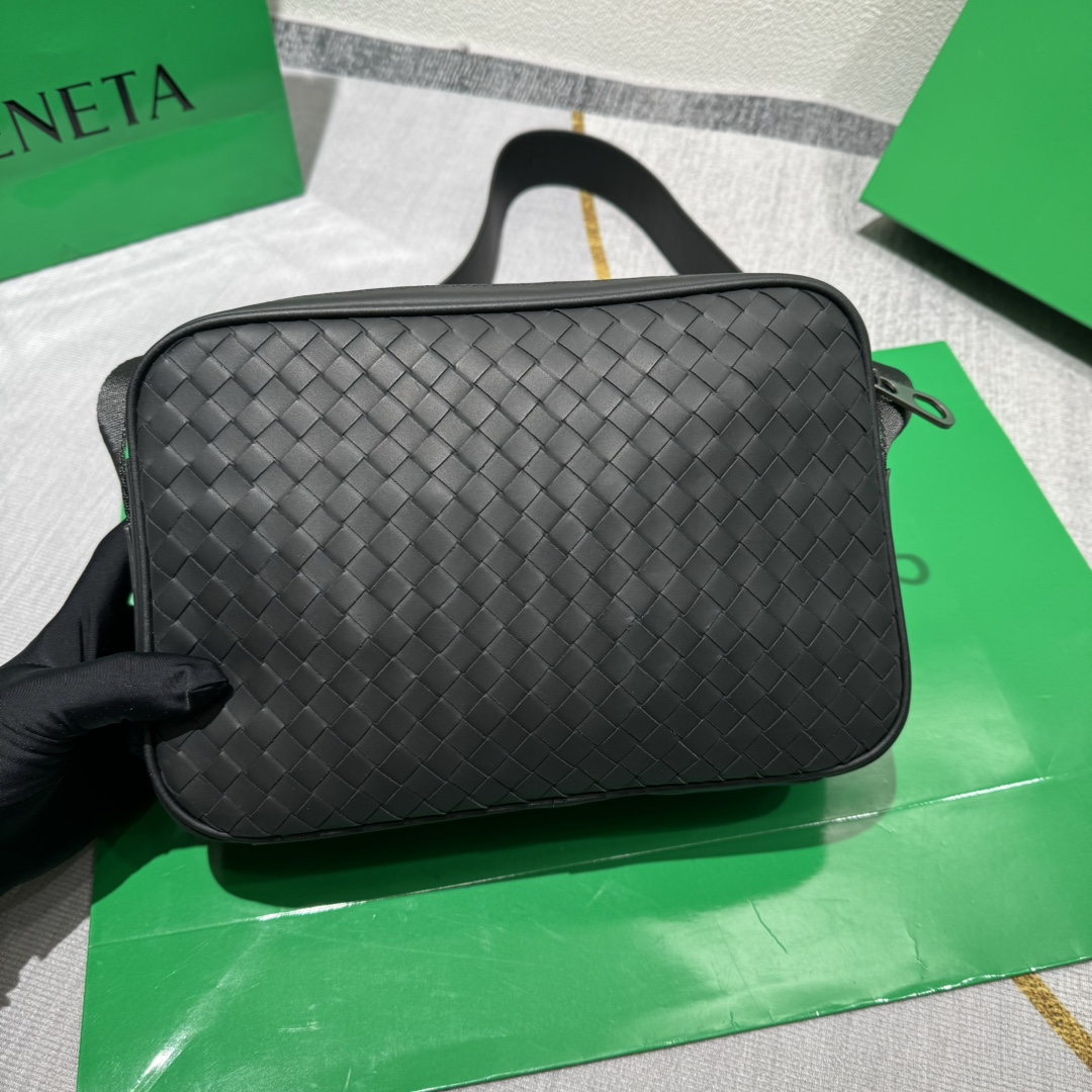 Bottega Veneta Luxury Handbag Collection 4