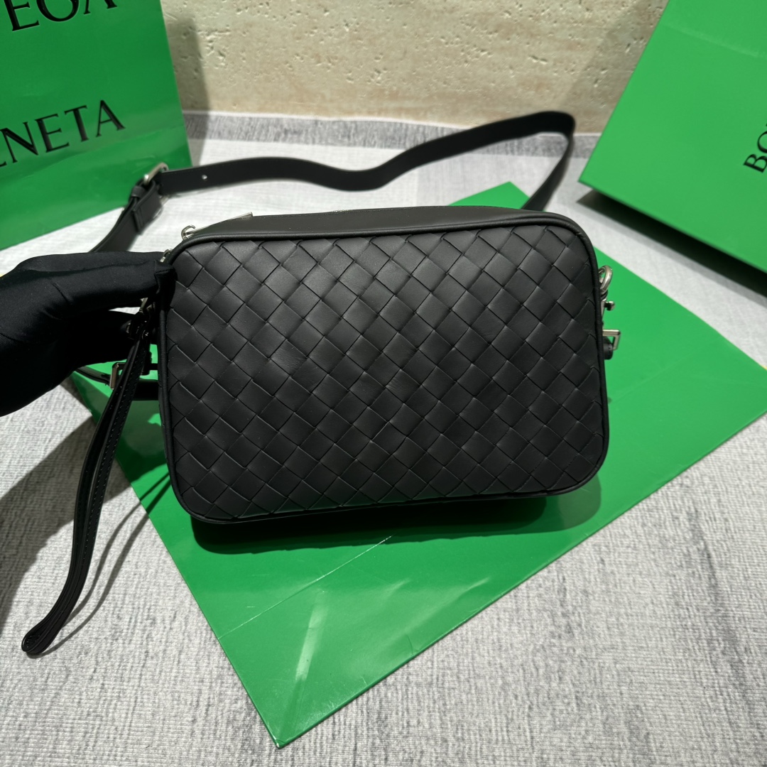 Bottega Veneta Luxury Handbag Collection 8