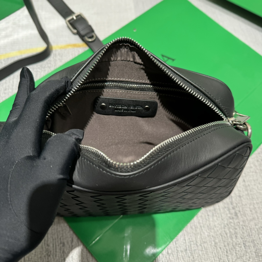 Bottega Veneta Luxury Handbag Collection 6