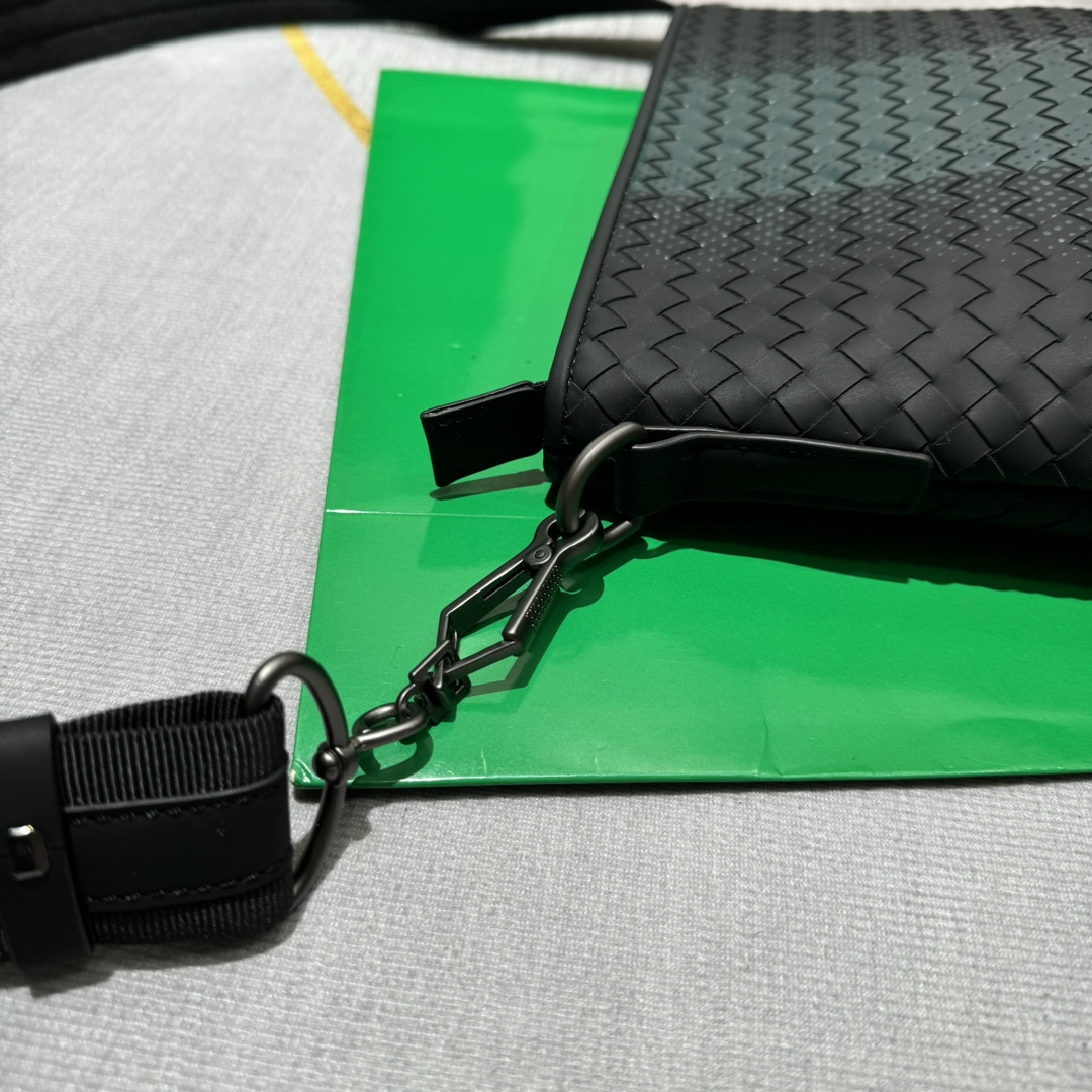 BV斜挎包Bottega Veneta 宝缇嘉 4
