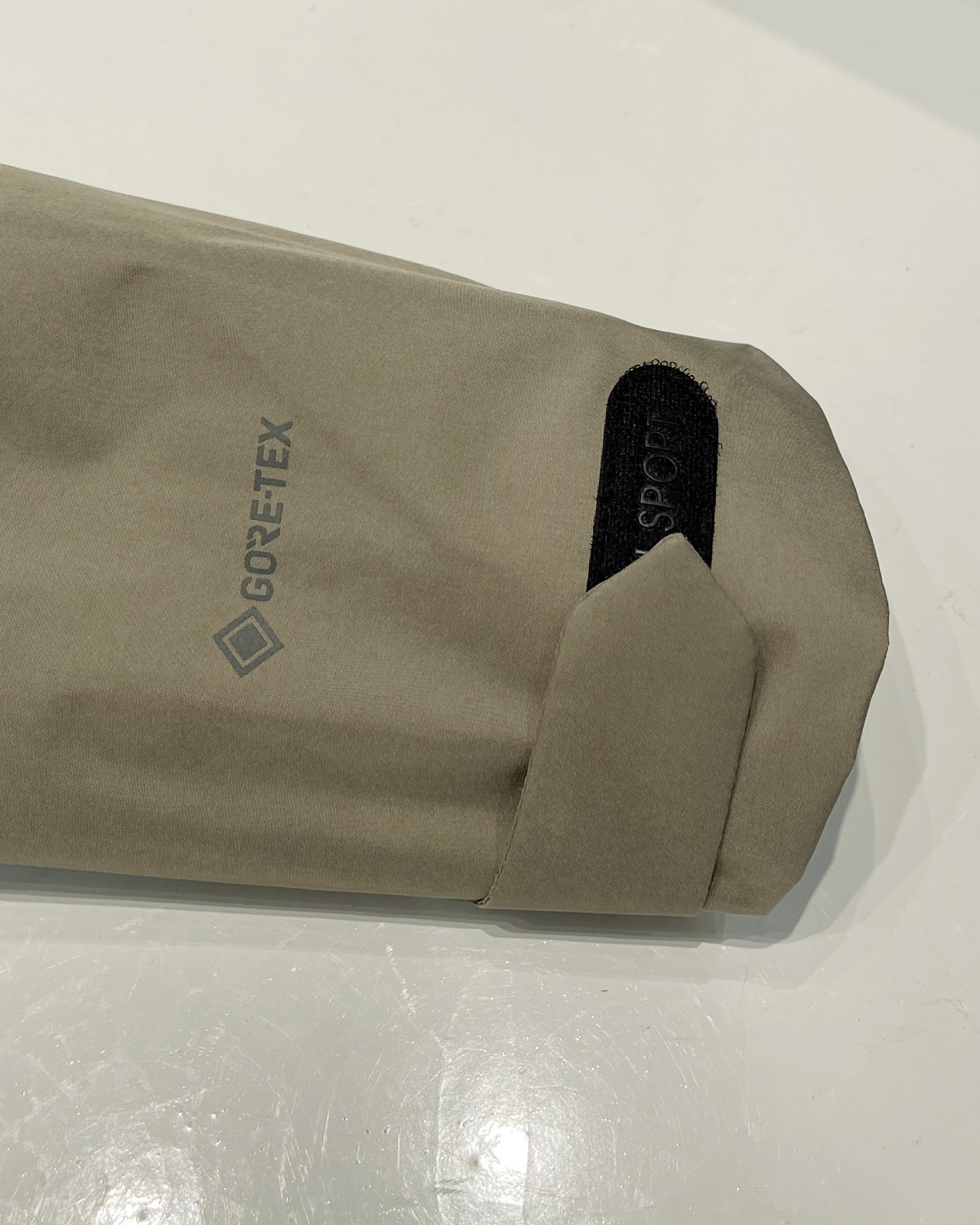 Kolon Sport Chaqueta Softshell con Capucha y Diseño Versátil para Hombre 8 i1743257516590 7855 0 7