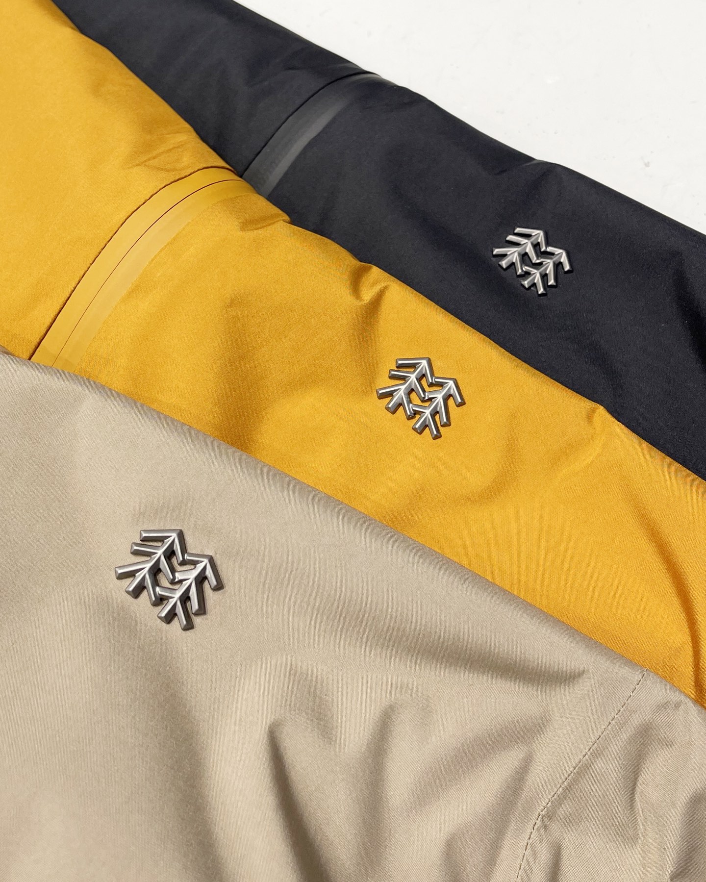 Kolon Sport Chaqueta Softshell con Capucha y Diseño Versátil para Hombre 7 i1743257516628 335 0 5