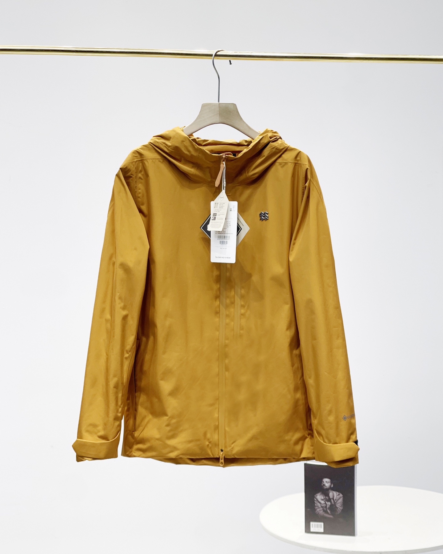 Kolon Sport Chaqueta Softshell con Capucha y Diseño Versátil para Hombre 4 i1743257517726 8366 0 2