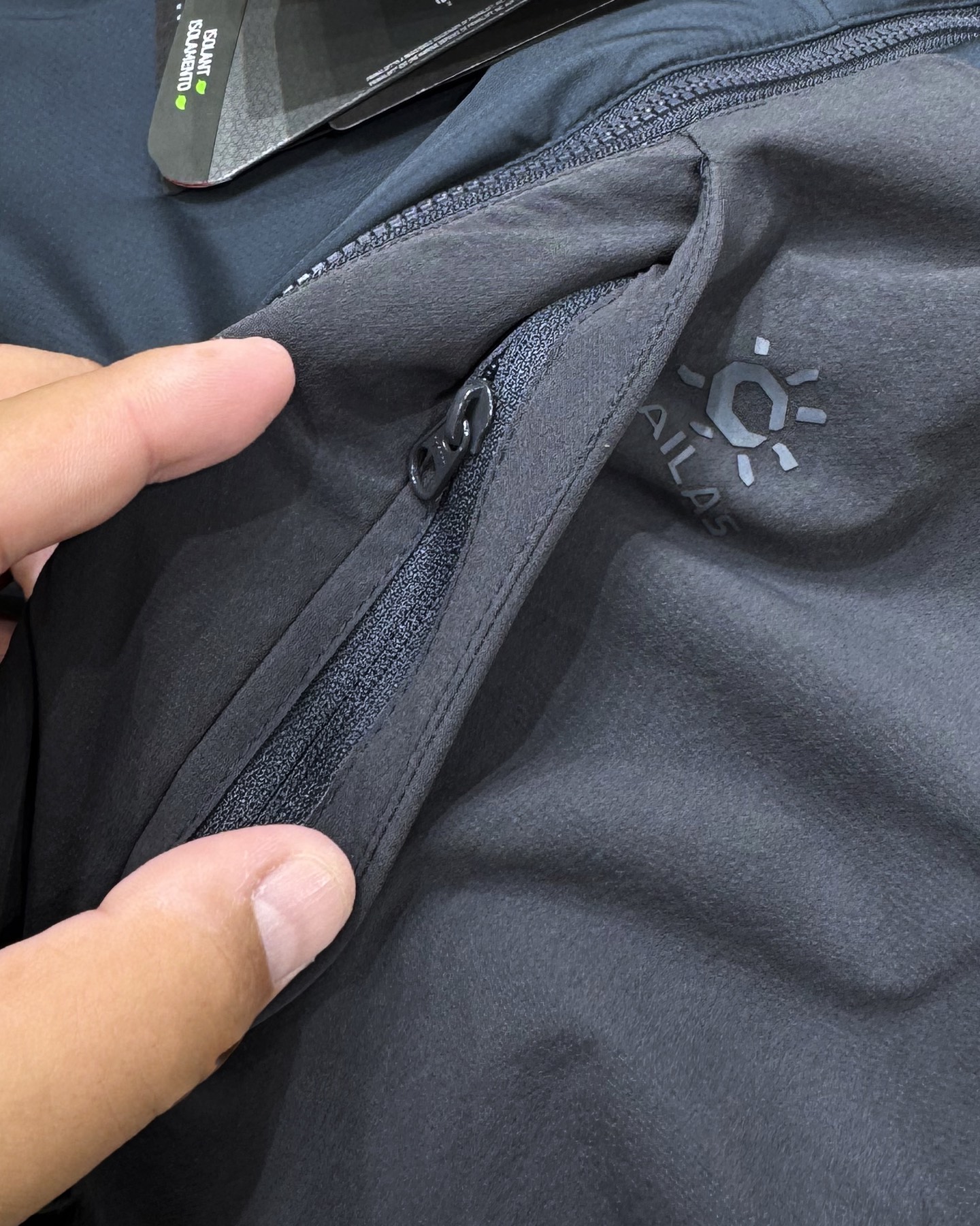 KAILAS Chaqueta Aislante con Aislamiento de Aerogel para Hombre y Mujer 9 i1759150942324 446 0 7