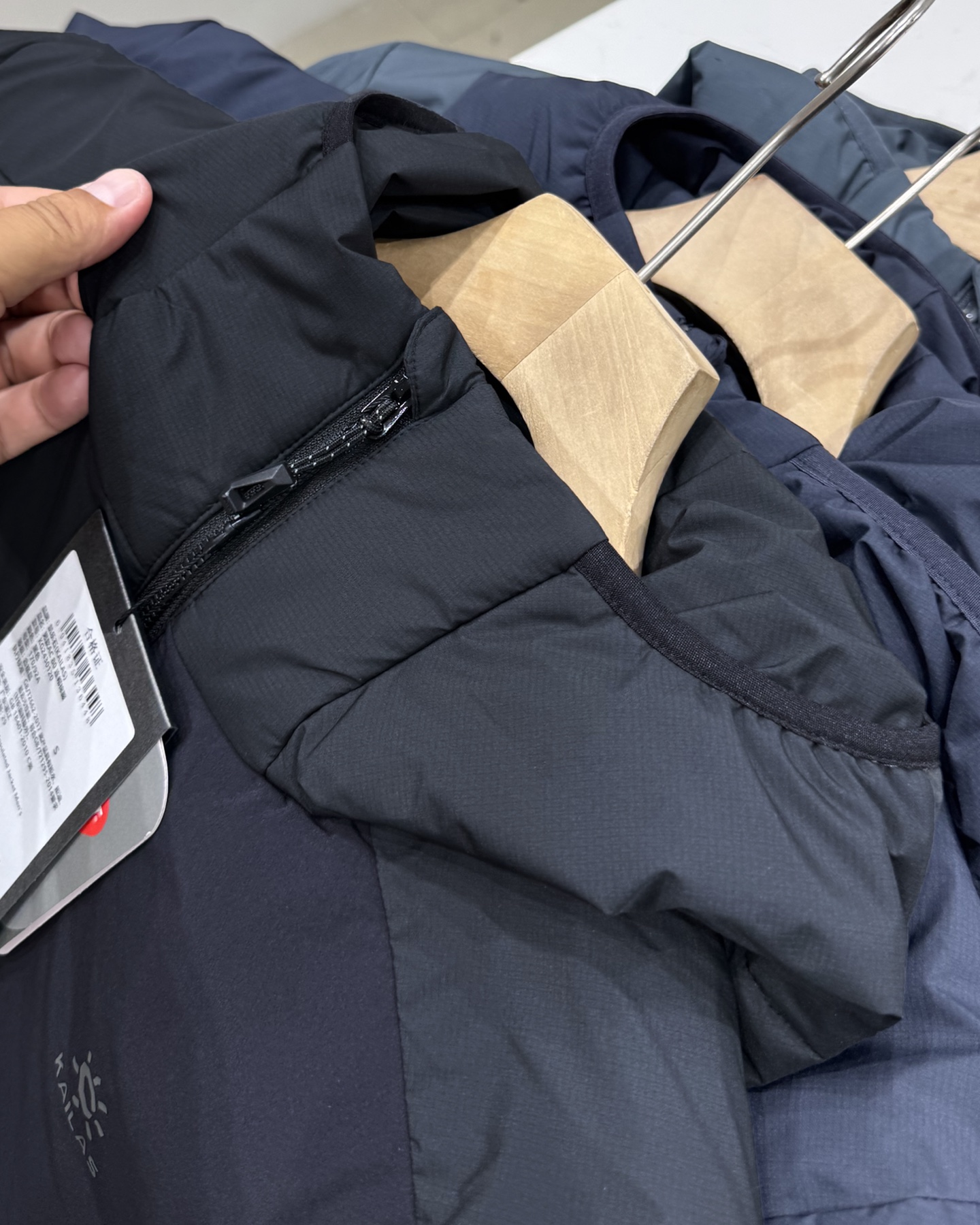 KAILAS Chaqueta Aislante con Aislamiento de Aerogel para Hombre y Mujer 7 i1759150943914 3621 0 5