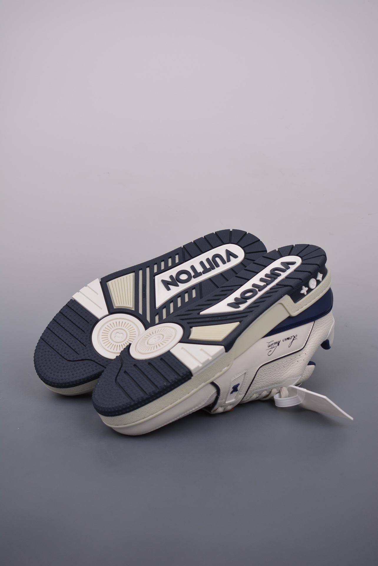 700 天花板级别 LOUIS VUITTON Trainer LV 路易威登