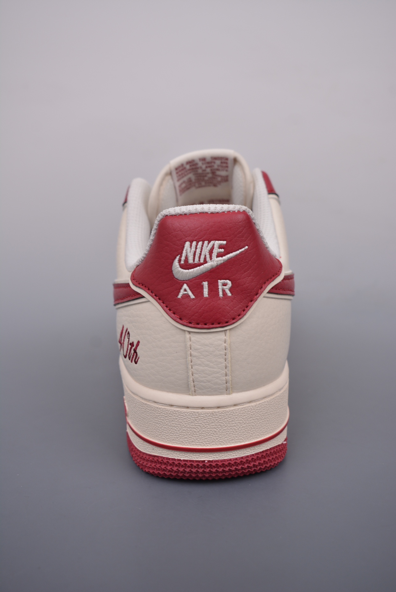💰260 纯原版 可退换
NK Air Force 1 Low 米酒红BY YOU
原楦头原纸板 打造纯正空军版型
专注外贸渠道 全掌内置蜂窝气垫
原盒配件 原厂中底钢印、拉帮完美
官方货号:CW2288 111K
Size:36 36.5 37.5 38 38.5 39 40 40.5 41 42 42.5 43 44 45