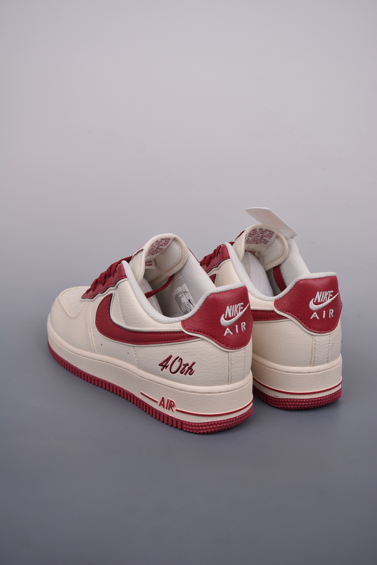💰260 纯原版 可退换
NK Air Force 1 Low 米酒红BY YOU
原楦头原纸板 打造纯正空军版型
专注外贸渠道 全掌内置蜂窝气垫
原盒配件 原厂中底钢印、拉帮完美
官方货号:CW2288 111K
Size:36 36.5 37.5 38 38.5 39 40 40.5 41 42 42.5 43 44 45