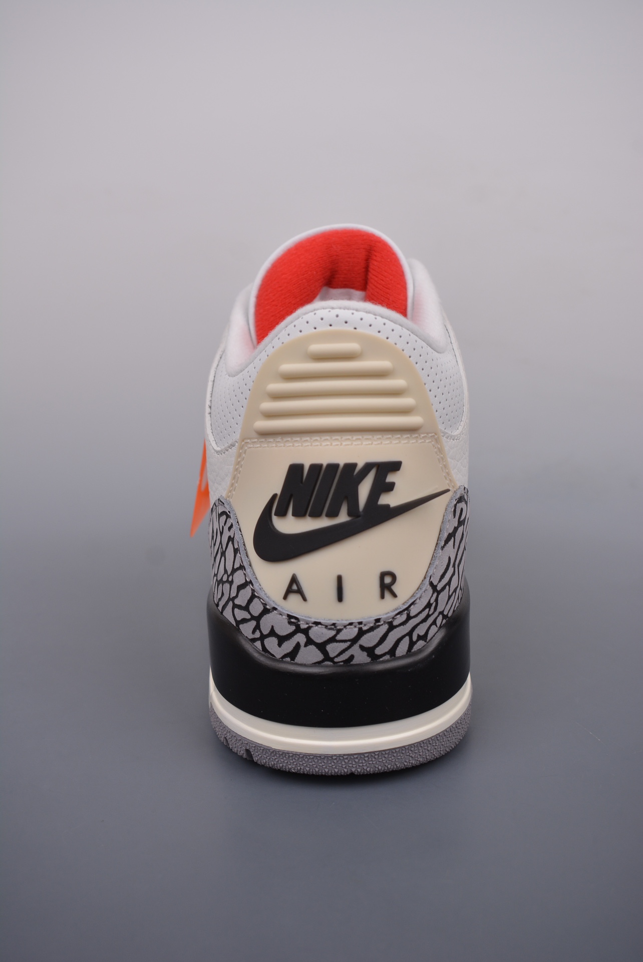 💰180真标💰280公司级💰380纯原版
乔丹3代 Jordan Air Jordan 3White Cement Reimagined 白水泥 做旧 纯原大厂出品
莞产纯原出品原装进口皮料 
正确荔枝纹路 经典复刻 完美爆裂 
正确卡色大底 客供原厂磨具 
完美鞋型 鞋舌 上脚效果极佳绝对是今年必入的球鞋之一 区别市面小作坊版本官方货号：DN3707 100CF尺码：40 40.5 41 42 42.5 43 44 45 46 47.5
耐克 阿迪达斯 三叶草 椰子350 v2 sb dunk 古驰脏脏鞋 麦昆 匡威1970s 万斯 vans 范斯 新百伦 乔丹 air jordan asics亚瑟士 斯凯奇 斐乐 彪马 锐步 mlb fila 鬼冢虎 莆田鞋 板鞋 樱花粉 af1 高帮 纯白 复古 满天星 解构 鞋盾 小麦色 蓝粉 马卡龙 低帮 独角兽 鸳鸯 联名 童鞋 冰淇淋 骨白冰蓝 白蓝 黑色 小白鞋 电玩像素 黑白 涂鸦 镭射 雾霾 白色 diy 1970s 夜光 大童 泼墨 中帮 黑武士 洛克公园 魔术贴 情侣 经典 四钩 奶咖色 刮刮乐 白丝绸 白银 3m 反光 白绿夜光 白橙双钩 小雏菊 权志龙 白绿橙 off white 飞线 金钩 冰块 小银钩 笑脸 缝线 剪纸 纯黑 蓝丝绸 情人节限定 白金 蓝白 354 黑曜石 熊猫 像素 冰蓝 四小勾 水晶底 寿桃 洞洞鞋 彩虹像素 灰色 air force 1 黑色 拖鞋 aj4 aj35 aj11 篮球鞋 莆田 aj3 aj6 aj13 aj7 童鞋 儿童鞋 aj312 aj36 黑白奥利奥 传奇蓝 aj32 限量版 飞人拖鞋 康扣 熊猫 北卡蓝 low 白水泥 藤原浩 aj34郭艾伦 影子灰 蒂芙尼绿 aj10 倒钩 aj9 冰雪奇缘 黑曜石 aj31 aj270 球鞋 大魔王 冰激凌 樱木花道 热熔岩 迪奥联名 胭脂红 凉鞋 aj15 满天星 水泥灰 芝加哥 鸳鸯 aj28 情侣 aj28 樱花粉 电玩像素 北卡蓝 小迪奥 粉色 樱花粉 电玩像素 烟灰 变色龙 兵马俑 大巴黎 aj16 兔八哥 马卡龙 大学蓝 aj30 黑水泥 白蛇 叶绿素 火影 白水泥 情人节限定 粉蛇 黑红 球鞋gtcut kobe球鞋 zoom kobe 500黑武士 2022r nike星空 gt球鞋 zoom跑鞋 纽巴伦990 nikecourt女鞋 zoom aj1 nb827 斐乐hike nike青花瓷 aj镭射 科6 next跑鞋 宇航员2.0 小白鞋 男鞋 运动鞋 斯凯奇 斐乐 板鞋 aj 彪马 新百伦 亚瑟士 new balance adidas 阿迪达斯 篮球鞋 空军一号 纯白 跑步鞋 vision street wear puma 女运动休闲鞋 nb 情侣鞋 球鞋 dunk 美津浓 欧文7 运动鞋女款跑步鞋 休闲男鞋 aj1 拖鞋 耐克鞋男新款 鞋子 童鞋 男款 飞马 zoom 超级飞马 跑鞋 老爹鞋 air max 儿童鞋子 男士 飞马38 m2k 日落 黑白熊猫 女款 飞马39 男款 阿甘鞋 飞马37 夏季 dunk sb 华夫鞋 凉鞋 开拓者 夏款 毛毛虫 气垫 air zoom 休闲鞋 高帮 帆布鞋 sacai 2022 vapormax 赤足 飞马36 af1 紫葡萄 树莓紫 winflo8 court女鞋 网鞋 zoom 破二 dc0774 拖鞋 superfly 子弹头 dunk黑白熊猫 blazer max270 欧文7 小童鞋 阿尔法 欧文8 登月 星空 莆田 黑武士 airmax97 贝壳头 三叶草 boost forum 椰子鞋 yeezy neo 暗夜精灵 金标 椰子 350 v2 ultraboost 清风 阿尔法 涉水鞋 ub21 ub22 forum84 ub nmd 爆米花 pro2 cut supernova x9000 椰子500 小椰子 forum low 史密斯 椰子700 樱花系列女鞋 新百伦530 327 574 5740 满天星 992 550 990 303 nb2002ra 302 元祖灰 993 990v5 nb300 ms327 580 999 nb327新百伦 新百伦878 nb300 5740奶茶色 m5740nb5740 997 608 452 nbms327 992元祖灰 996 880 低帮 倒钩 aj1 low 北卡蓝 黑曜石 倒钩藤原浩鞋 芝加哥 禁穿 小迪奥aj1 aj1大学蓝 樱花粉 烟灰 闪电倒钩 mid 影子灰 白丝绸 黑红脚趾 黑红 马卡龙 小dior 蒂芙尼绿 黑脚趾 小摩卡 蜘蛛侠 兔八哥 莆田纯原 纯白 中帮 黑粉脚趾 鸳鸯 low摩卡棕 扣碎 倒钩低帮 小闪电 凯尔特人 芝加哥ow联名 灰白 红豆奶茶 叛逆 换底 扣碎篮板 摩卡棕 迪奥联名鞋 皇家蓝 低帮女鞋倒钩白棕 泡泡糖 黑粉脚趾 北卡蓝低帮 黑绿脚趾 影子灰 蒂芙尼绿 黑脚趾 浆果粉 扣碎篮板 鸳鸯 冰淇淋 白丝绸 激光蓝 offwhite联名 黑粉脚趾 蓝 水洗丹宁 情人节 午夜蓝 凯尔特人 泡泡糖 男鞋 女鞋 夏季 儿童 拖鞋 小众鞋 篮球鞋 凉鞋 运动鞋 跑步鞋 童鞋 板鞋 日落 足球鞋 小白鞋 跑鞋 老爹鞋 zoom 超级飞马 36 37 38 sb dunk 鞋子 新款 m2k air max 薄款 赤足5.0 星空 登月 vapormax 超轻 网鞋 气垫鞋 阿甘鞋 休闲鞋 47 blazer 高帮 樱花粉 free vaporfly 情侣 子弹头 华夫鞋 欧文7 lebron18 joyride fly3 max270 杜兰特5 毛毛虫 黑武士 限量版 忍者 马拉松 winflo7 kyrie7 ep 莆田鞋 板鞋 樱花粉 af1 高帮 纯白 复古 满天星 解构 鞋盾 小麦色 蓝粉 马卡龙 低帮 独角兽 鸳鸯 联名 童鞋 冰淇淋 骨白冰蓝 白蓝 黑色 小白鞋 电玩像素 黑白 涂鸦 镭射 雾霾 白色 diy 夜光 大童 泼墨 中帮 黑武士 洛克公园 魔术贴 情侣 经典 四钩 奶咖色 刮刮乐 白丝绸 白银 3m 反光 白绿夜光 白橙双钩 小雏菊 权志龙 白绿橙 off white 飞线 金钩 冰块 小银钩 笑脸 缝线 剪纸 纯黑 蓝丝绸 情人节限定 白金 蓝白 354 黑曜石 熊猫 像素 冰蓝 四小勾 水晶底 寿桃 洞洞鞋 彩虹像素 灰色 air force 1 黑色 拖鞋 aj4 aj35 aj11 篮球鞋 莆田 aj3 aj6 aj13 aj7 童鞋 儿童鞋 aj312 aj36 黑白奥利奥 德训 aj32 限量版 飞人拖鞋 康扣 熊猫 北卡蓝 low 白水泥 藤原浩 aj34郭艾伦 影子灰 aj10 倒钩 aj9 冰雪奇缘 黑曜石 aj31 aj270 球鞋 samba gazelle

