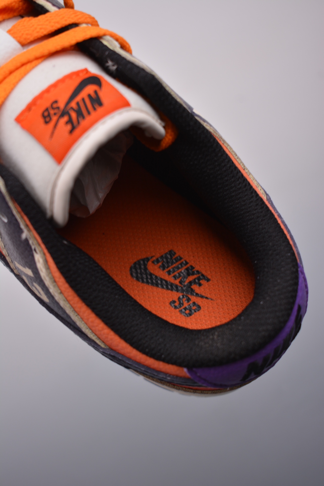 💰180真标💰260公司级💰360纯原版
NK SB Dunk Low 
性价比天花板 尝鲜先行版
原装头层材料 独家版型蒸餾加工
帶來的是更好的视觉和脚感体验
大厂纯原品质出货 清洁度 电绣工艺 皮料切割干净无任何毛边 细节完美 
官方货号：DD1391 116K
尺码: 36 37.5 38 39 40 41 42 43 44 45