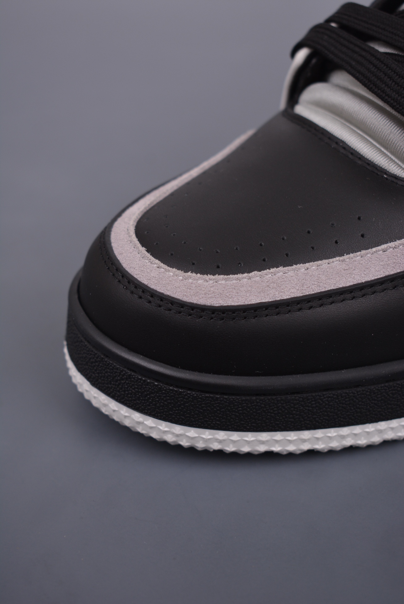 天花板级别 LOUIS VUITTON Trainer LV 路易威登 独家全新升级最新包装